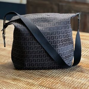 LIKE NEW FENDI CROSSBODY